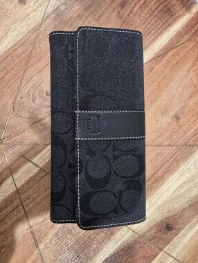 COACH wallet with pocket book